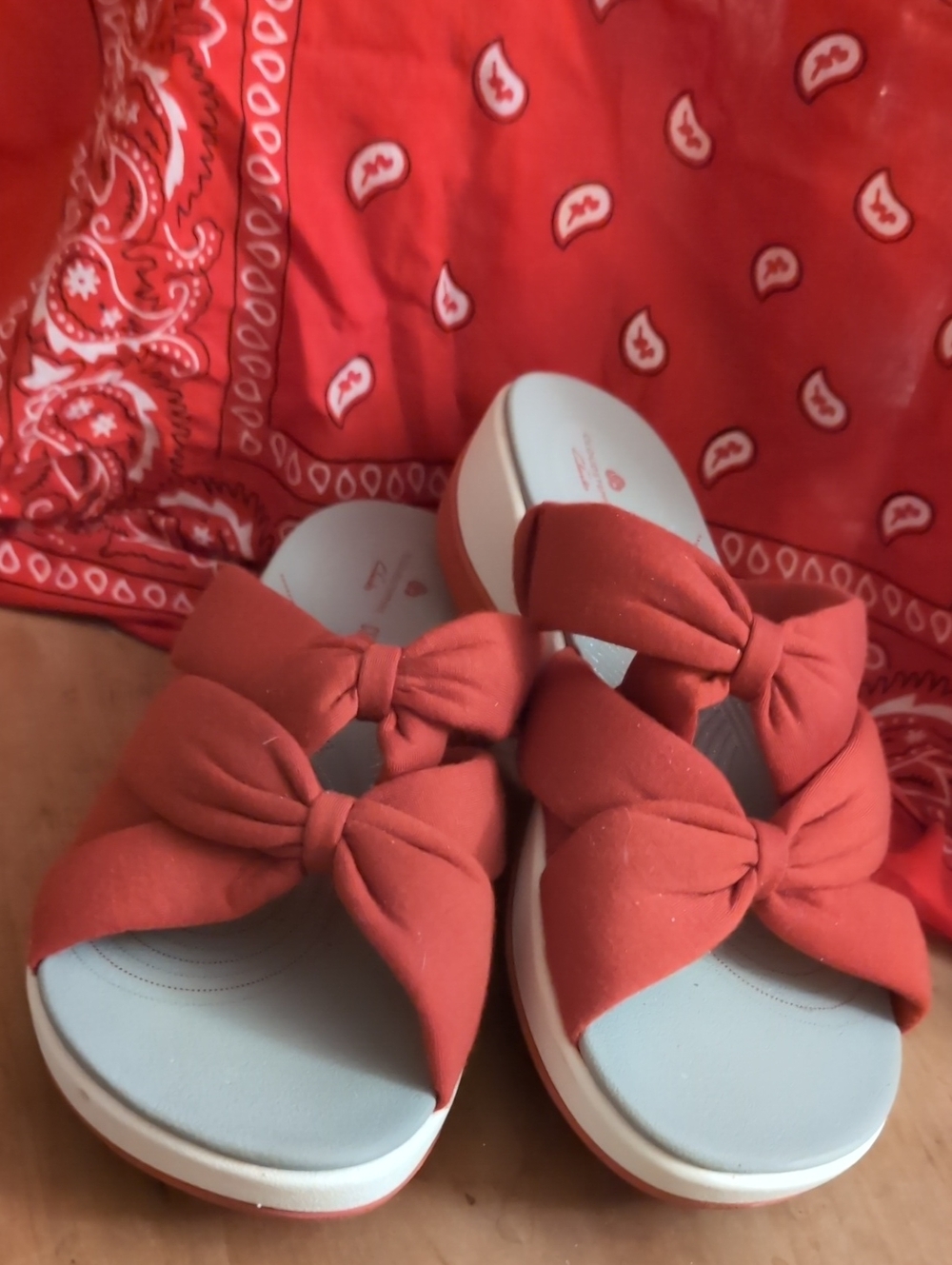 Cloudsteppers by Clarks Red Bow Slide Sandals